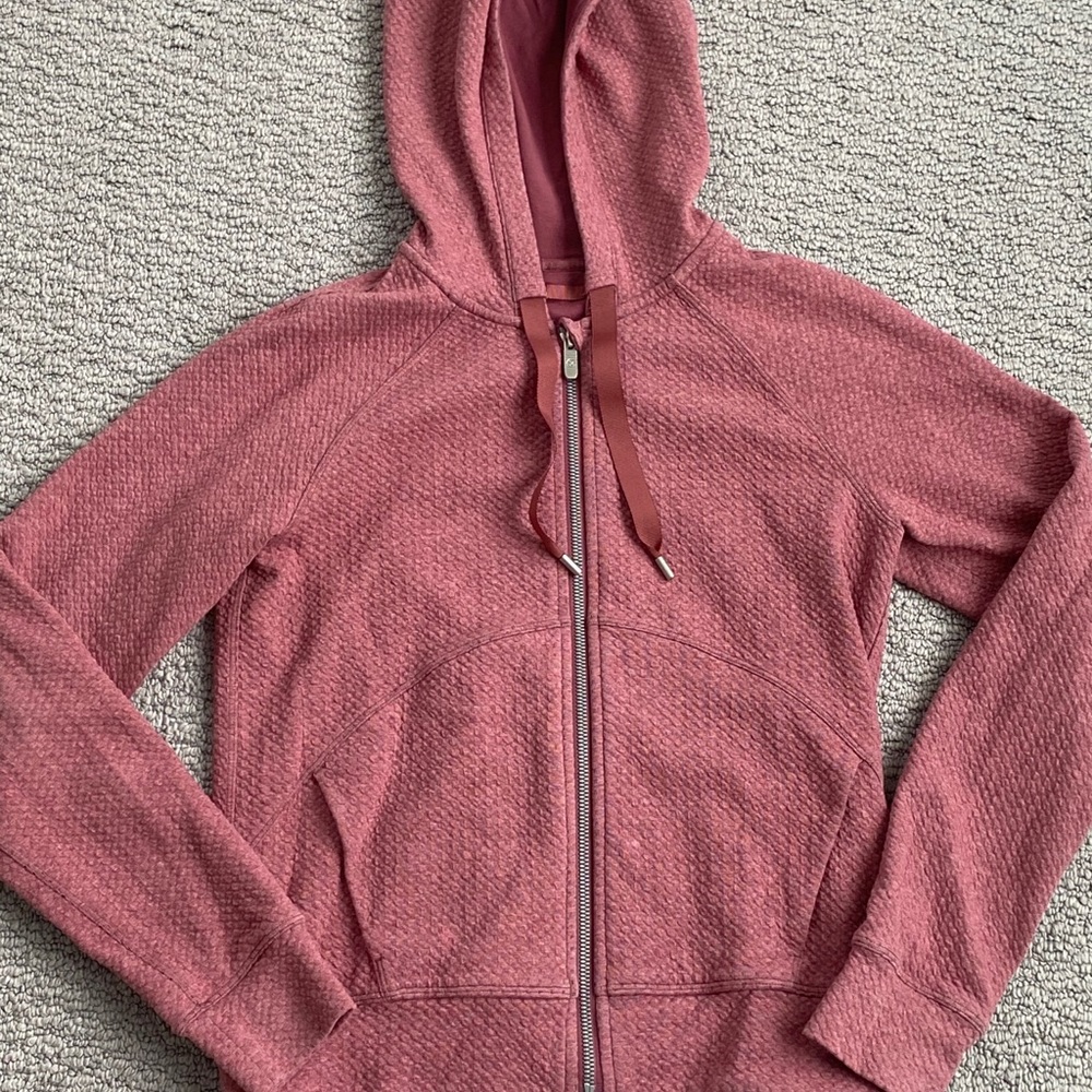 lululemon sweatshirt